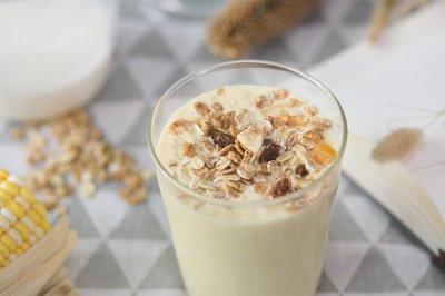 早餐必备元气饮：牛奶玉米汁，好喝还能补活力！
