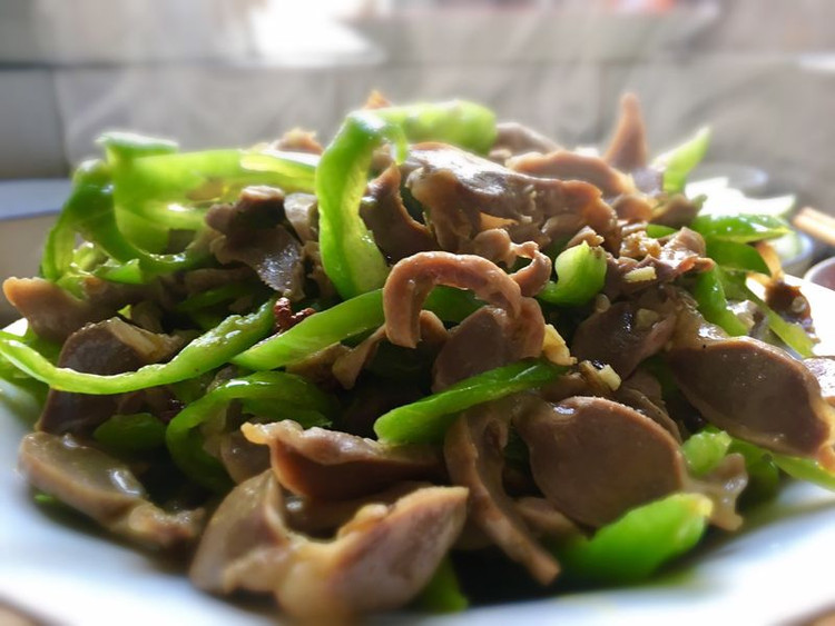 青椒炒鸡胗的做法
