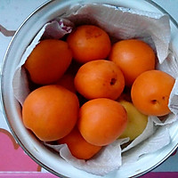 糖煮杏子的做法图解1