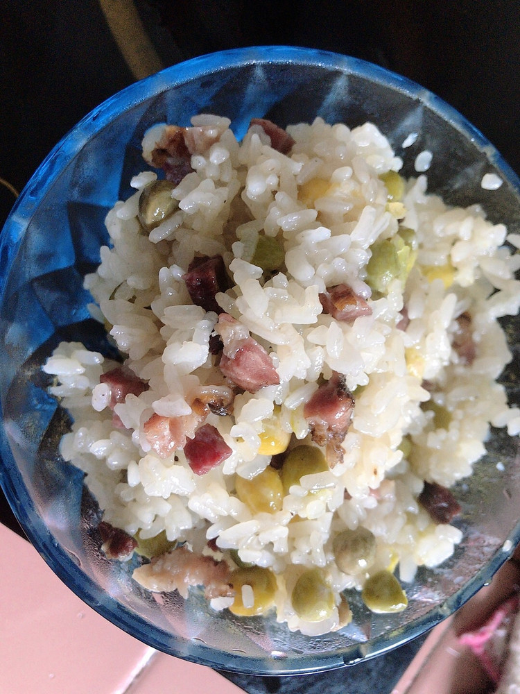腊肉豌豆酒米饭的做法