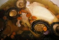 冬菇炖鸡汤的做法