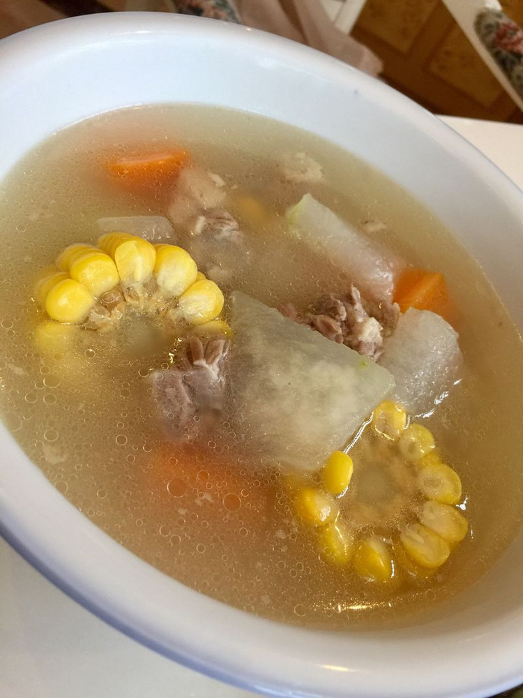 胡萝卜玉米冬瓜排骨汤的做法