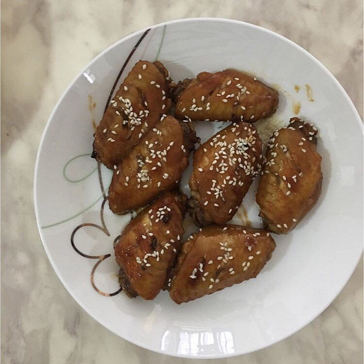 蜜汁鸡翅中的做法