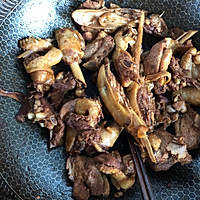 #白色情人节限定美味#鸭肉和茶树菇搭配，一锅饭不够吃的做法图解3