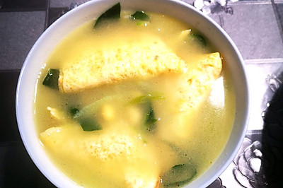 蛋饺萝卜黄豆汤