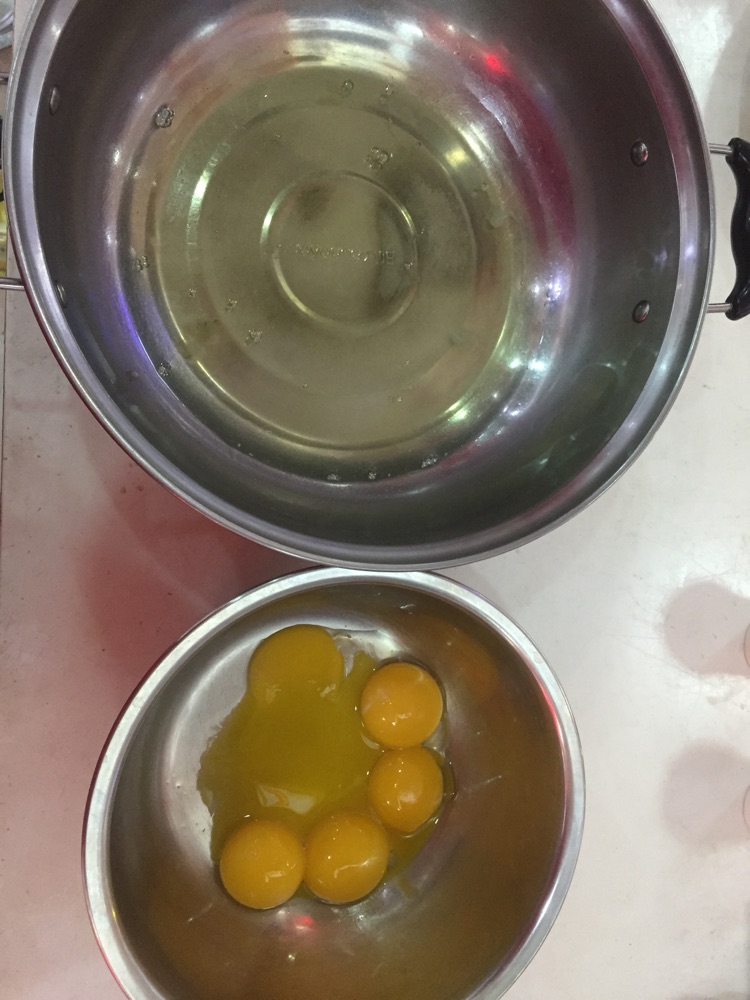 戚风蛋糕的做法图解2
