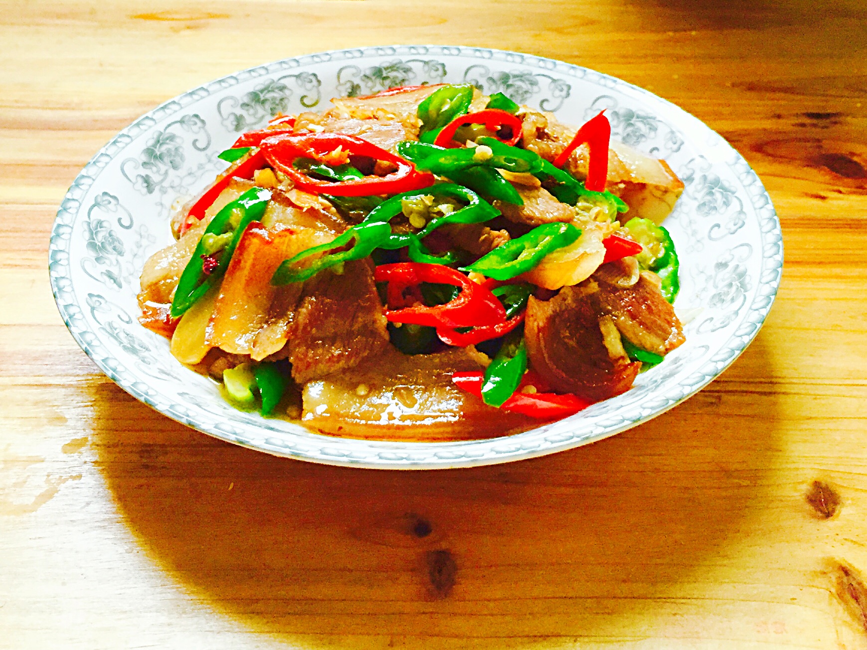 青红椒炒肉片怎么做_青红椒炒肉片的做法_豆果美食