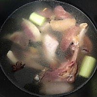 简易版|冬笋菌菇萝卜腊鸭汤的做法图解7