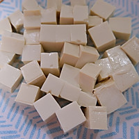 皮蛋拌豆腐的做法图解3