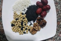 加红枣核桃的豆浆的做法