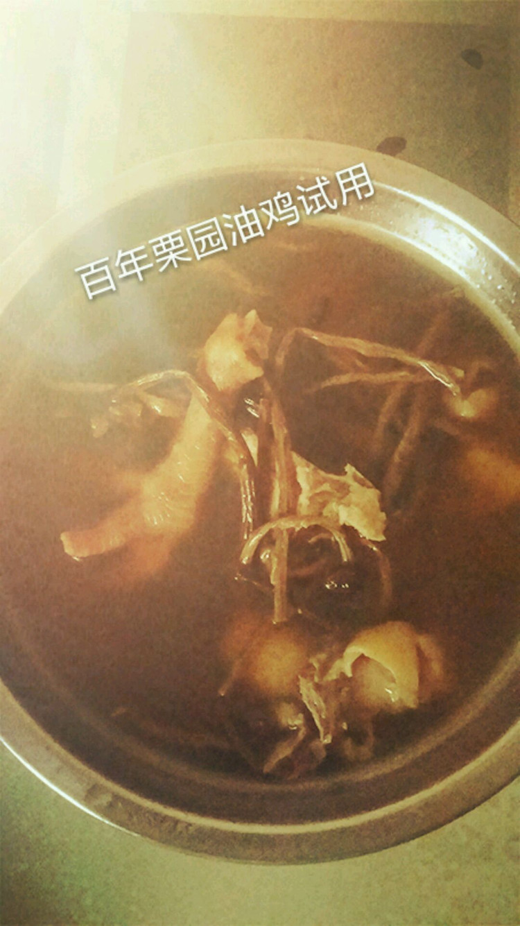百年栗园油鸡试用#母鸡煲茶树菇栗子汤的做法
