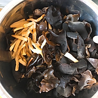 打卤莜面的做法图解1