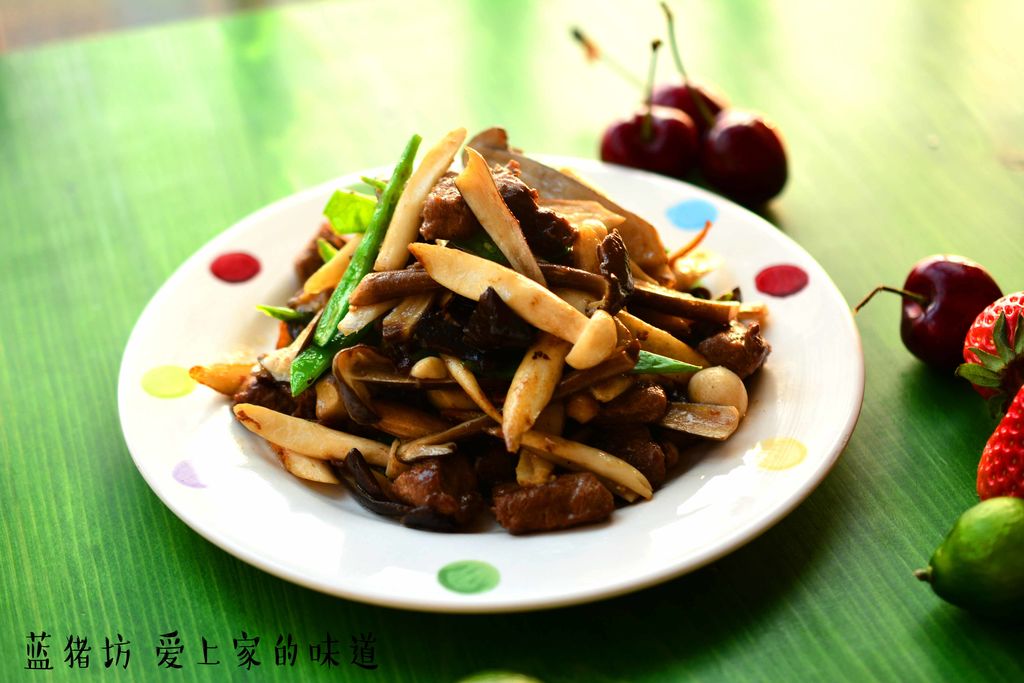 Stir fried beef fillet with mushroom