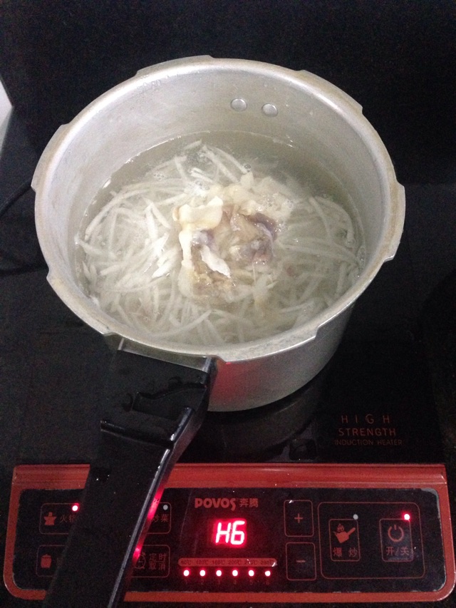 瘦肉萝卜粥的做法图解2