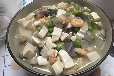 什锦鲜虾豆腐汤