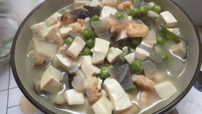 什锦鲜虾豆腐汤的做法