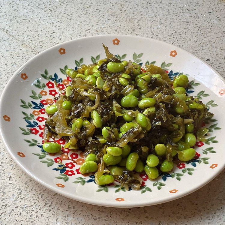 咸菜炒毛豆的做法