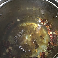 红枣枸杞桃胶羹的做法图解3