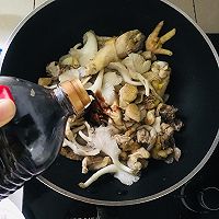 #一人一道拿手菜#蘑菇炖鸡肉的做法图解4