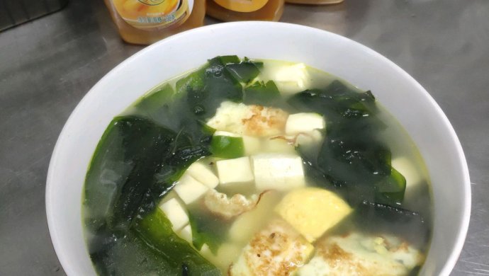 裙带菜豆腐汤