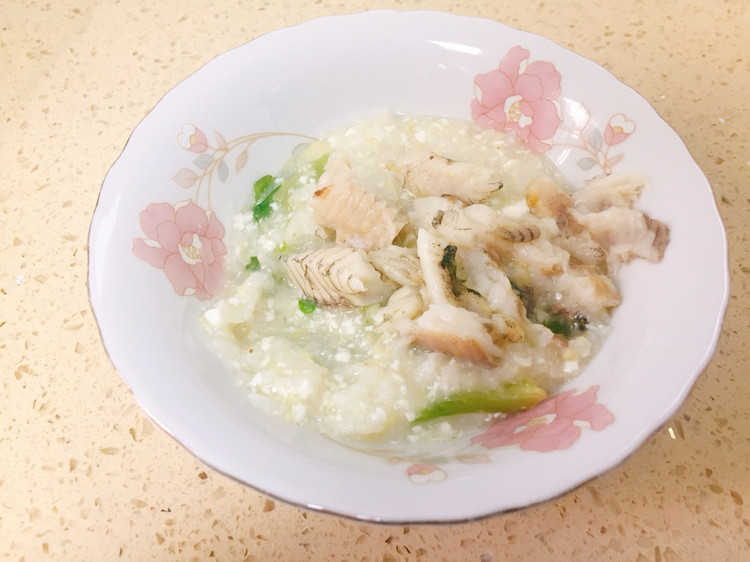 宝宝辅食之生菜豆腐鱼肉粥的做法