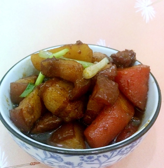 胡萝卜红烧肉的做法图解10