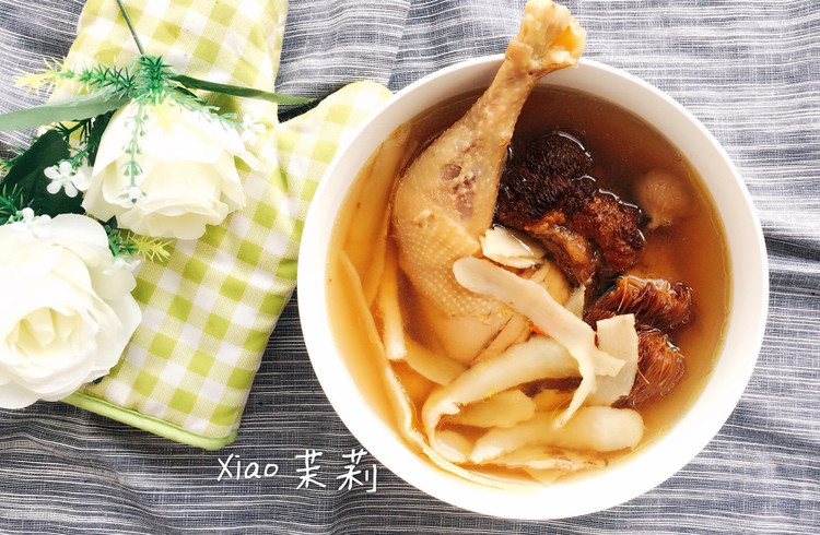 猴头菇玉竹养胃鸡汤（上班族养生快捷汤）的做法