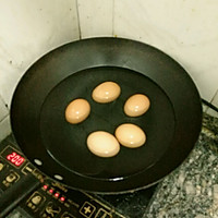 煮鸡蛋的做法图解1