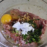 外酥里嫩|香炸茄盒的做法图解1