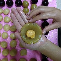 广式莲蓉蛋黄月饼的做法图解11