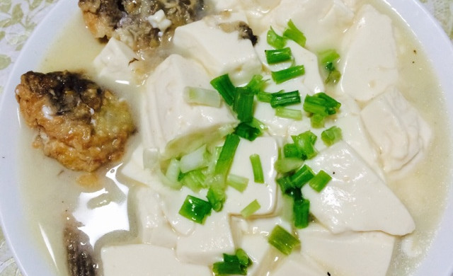 鲫鱼豆腐汤