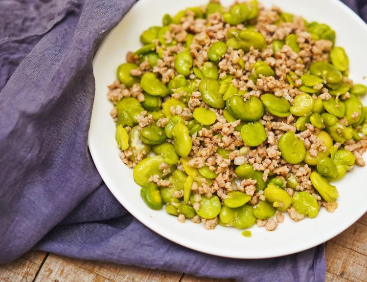 时令菜系列-郁郁葱葱肉末蚕豆的做法