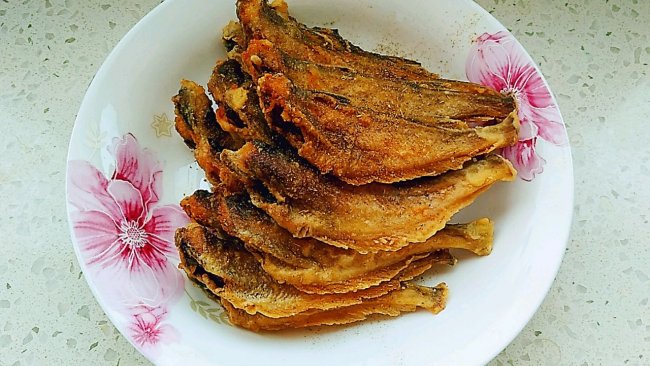 外焦里嫩―简单又好吃的炸鳕鱼的做法