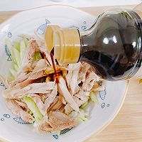 #让宝贝爱上每一顿饭#黄瓜丝拌鸡腿肉的做法图解3