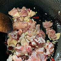 口蘑鸡腿肉的做法图解8