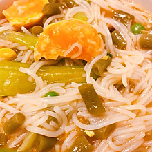 酸豆角汤米粉