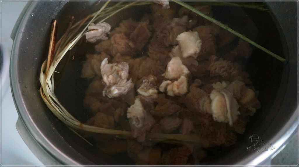番茄牛肉蔬菜汤的做法图解3