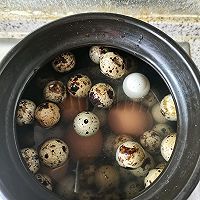 五香鹌鹑蛋的做法图解1