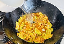 西葫芦炒鸡蛋面卤汁的做法
