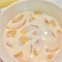 黄桃牛奶花胶冻的做法图解9