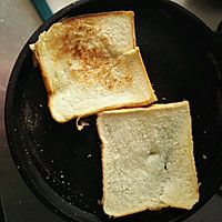 宝宝早餐食谱：改良版三明治，图片不太美的做法图解6