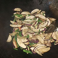 辣椒茄子炒肉(湖南)的做法图解3