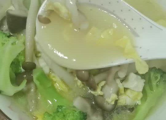 奶白色的蘑菇汤