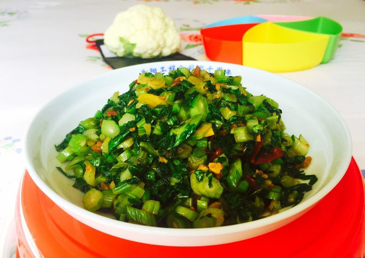 肉末炒泹菜的做法