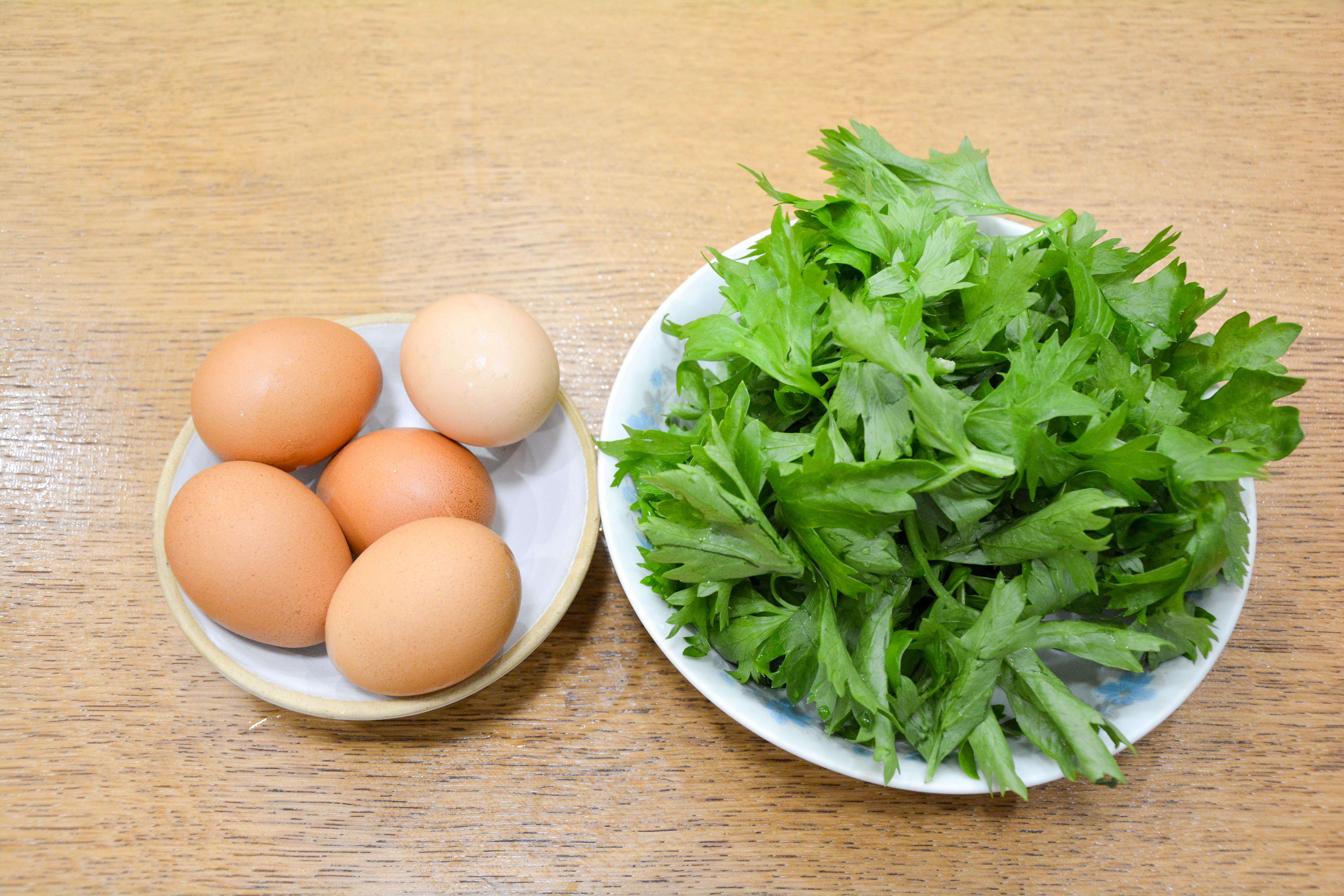 芹菜炒鸡蛋干怎么做_芹菜炒鸡蛋干的做法_豆果美食