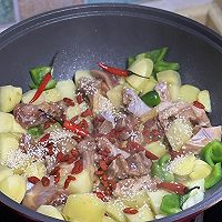 #味达美年味小馆#好吃到汁都光盘的土豆黄焖鸡的做法图解8