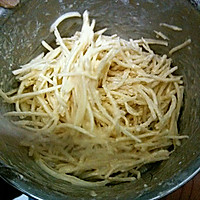 脆炸土豆丝块（80后童年零食）的做法图解1