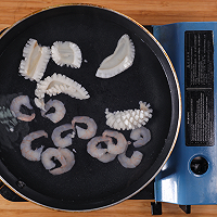 美极海鲜炒油条的做法图解3