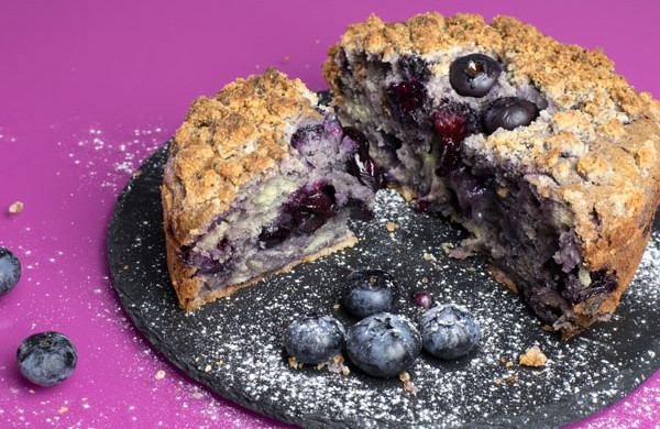 低调奢华有内涵，小酥粒蓝莓蛋糕！