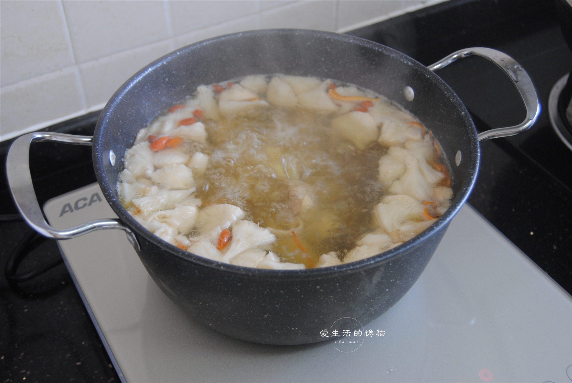 黄芪猴头菇鸡汤怎么做_黄芪猴头菇鸡汤的做法视频_缘豆儿_豆果美食